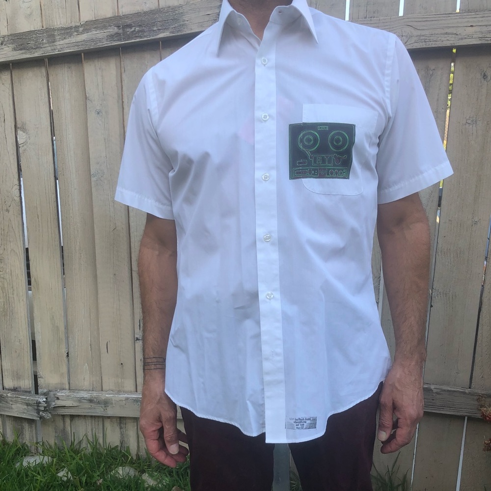 Men’s short sleeve customized dress shirts.